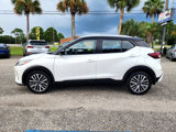 Used 2022 Nissan Kicks SV image 2