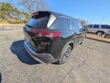 Used 2023 Nissan Rogue SV image 3