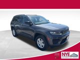 Used 2023 Jeep Grand Cherokee Laredo image 1