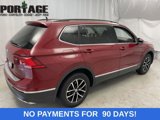 Used 2021 Volkswagen Tiguan SE w/ Panoramic Sunroof Package image 2