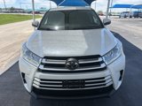 Used 2019 Toyota Highlander LE image 2