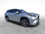 Used 2022 Toyota Highlander XLE image 3