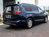 Used 2022 Chrysler Pacifica Touring-L image 6