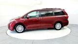 Used 2017 Toyota Sienna Limited Premium image 3