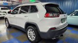 Used 2019 Jeep Cherokee Latitude w/ Popular Appearance Group image 5