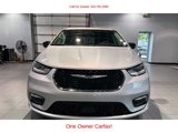 Used 2024 Chrysler Pacifica Touring-L image 2