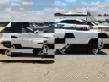 Used 2024 Jeep Grand Cherokee Laredo image 5