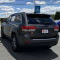 Used 2017 Jeep Grand Cherokee Limited w/ Luxury Group II image 3
