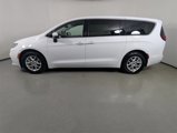 Used 2023 Chrysler Pacifica Touring-L image 4