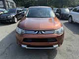 Used 2014 Mitsubishi Outlander SE image 2