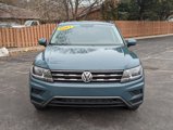 Used 2021 Volkswagen Tiguan SE w/ Panoramic Sunroof Package image 2