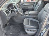 Used 2021 Volkswagen Atlas SE w/ Towing Package image 3