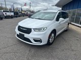 Used 2022 Chrysler Pacifica Touring-L image 3