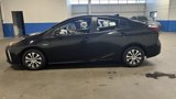 Used 2021 Toyota Prius LE image 6