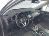 Used 2019 Nissan Rogue SV image 2