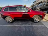 Used 2019 Jeep Cherokee Latitude Plus image 3