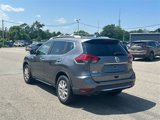 Used 2017 Nissan Rogue SV image 3