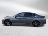 Used 2017 Honda Accord Touring image 2