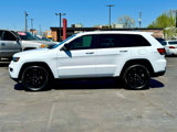 Used 2019 Jeep Grand Cherokee Laredo image 2