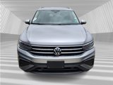 Used 2024 Volkswagen Tiguan SE image 2