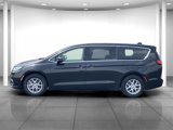 Used 2023 Chrysler Pacifica Touring-L image 4