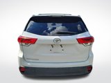 Used 2018 Toyota Highlander LE image 4