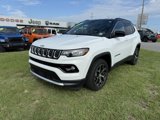 Used 2024 Jeep Compass Limited image 3