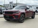 Used 2023 Jeep Grand Cherokee Altitude image 2