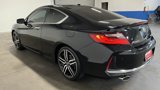Used 2017 Honda Accord Touring image 5