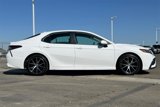 Used 2021 Toyota Camry SE image 3