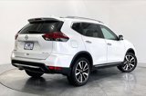 Used 2019 Nissan Rogue SL w/ Premium Package image 2
