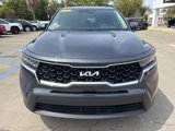 Used 2023 Kia Sorento LX image 2