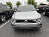 Used 2020 Volkswagen Tiguan SE image 2