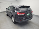 Used 2017 Kia Sorento LX w/ LX Convenience Package image 5