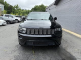 Used 2018 Jeep Grand Cherokee Altitude image 2