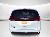 Used 2023 Chrysler Pacifica Touring-L image 4