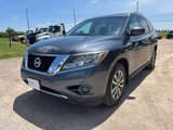 Used 2014 Nissan Pathfinder SV w/ Cargo Package image 2