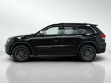 Used 2019 Jeep Grand Cherokee Limited w/ Luxury Group II image 2