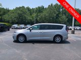 Used 2023 Chrysler Pacifica Touring-L image 2