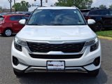Certified 2022 Kia Seltos EX image 2