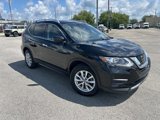 Used 2020 Nissan Rogue SV image 2