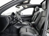 Certified 2018 Porsche Macan image 6