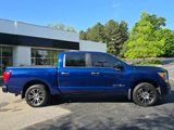 Used 2021 Nissan Titan SV w/ SV Convenience Package image 2