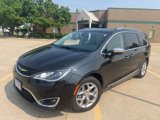 Used 2017 Chrysler Pacifica Limited image 2