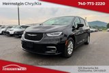 Used 2023 Chrysler Pacifica Touring-L image 4