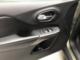 Used 2019 Jeep Cherokee Limited image 3