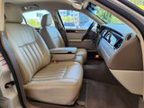 Used 2005 Lincoln Town Car Signature image 4