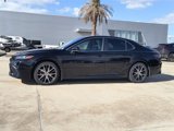 Used 2023 Toyota Camry SE image 3