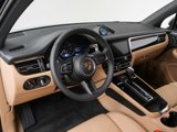 Certified 2025 Porsche Macan image 4
