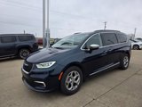 Certified 2023 Chrysler Pacifica Limited image 3